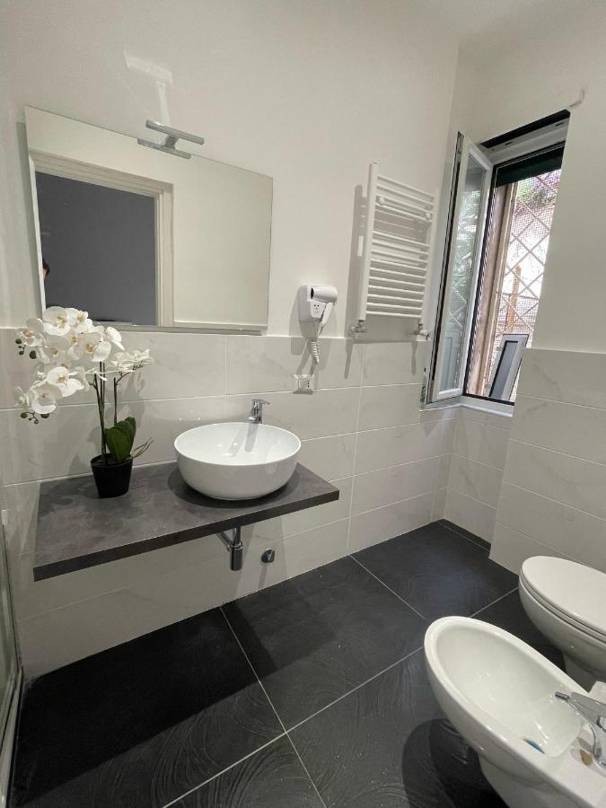 Vomero Suite And Deluxe Room B&B Napoli Екстериор снимка