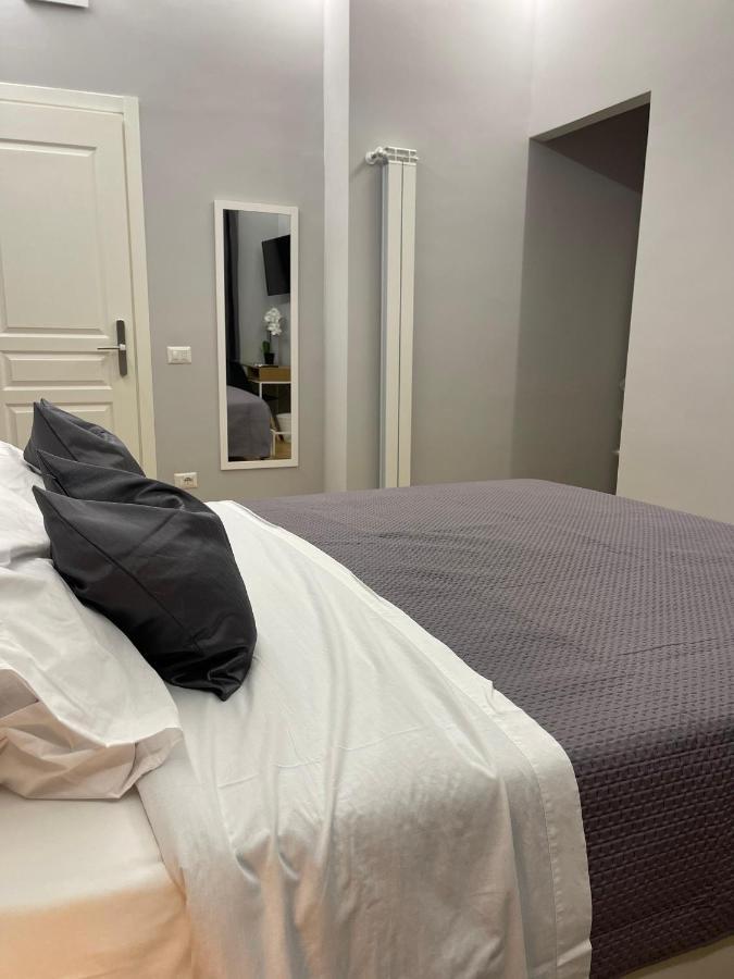 Vomero Suite And Deluxe Room B&B Napoli Екстериор снимка