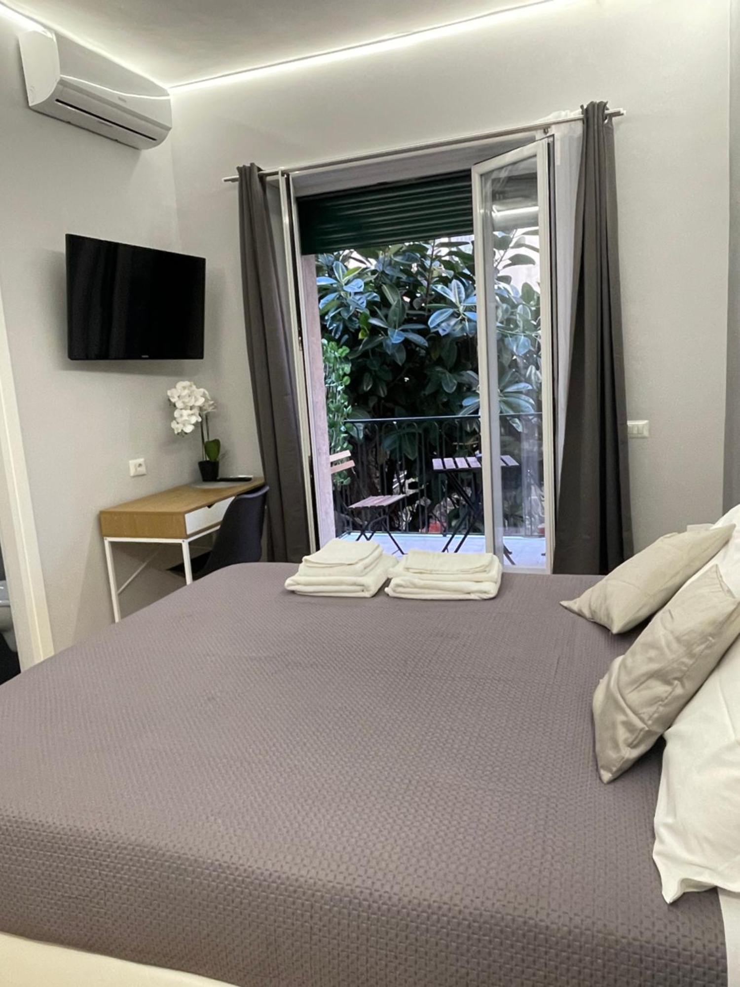 Vomero Suite And Deluxe Room B&B Napoli Екстериор снимка