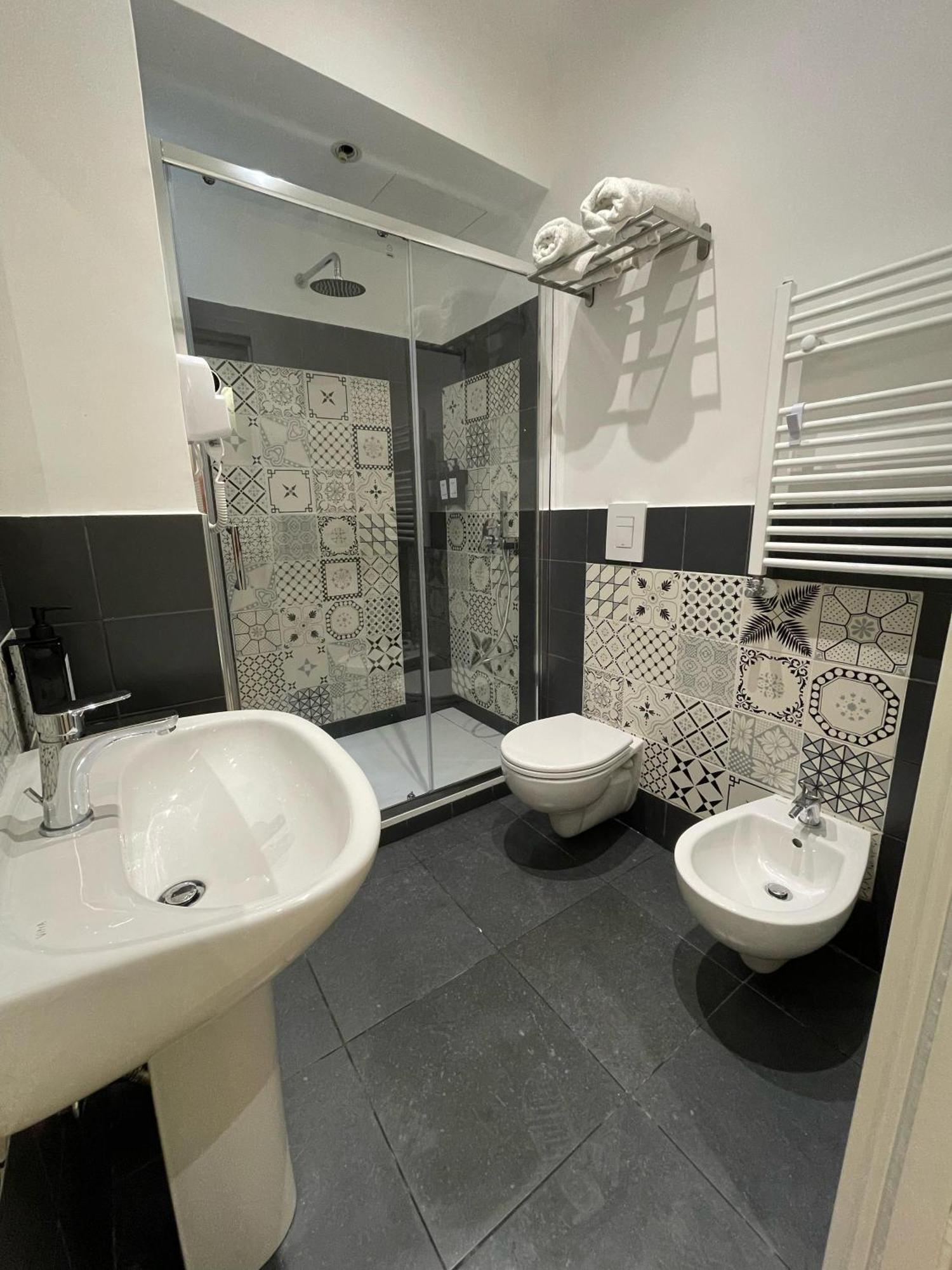 Vomero Suite And Deluxe Room B&B Napoli Екстериор снимка