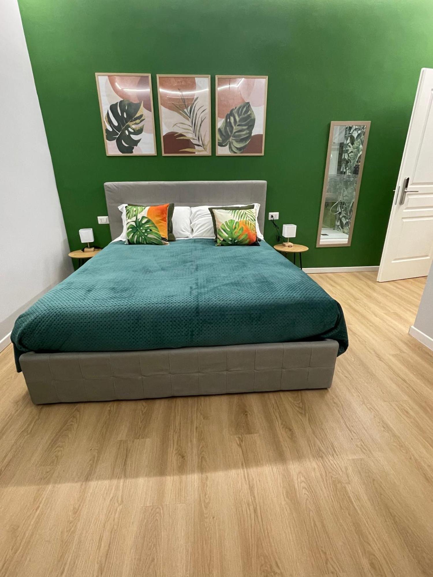 Vomero Suite And Deluxe Room B&B Napoli Екстериор снимка